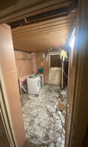 9d9b15ec-b75d-4f33-a283-f7d180513705